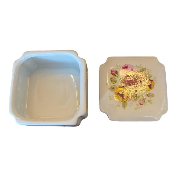Vintage Porcelain trinket box with lid red yellow and pink roses EUC 2.5” x 1” - Picture 3 of 4